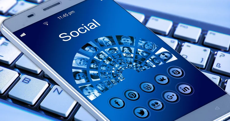 Réseaux sociaux et téléphone : là où les permissions font tout